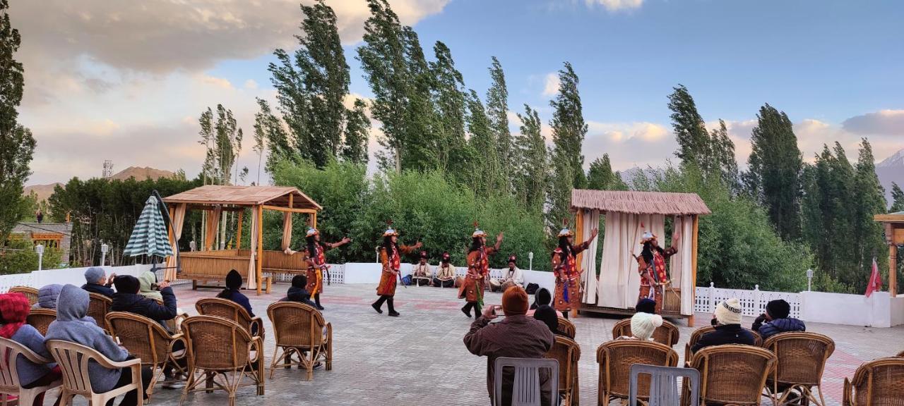 Cho Palace Leh Buitenkant foto
