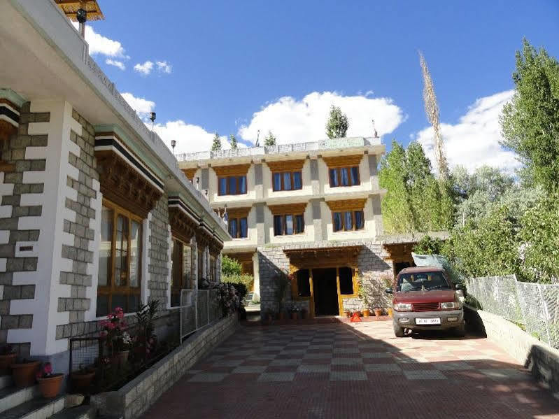 Cho Palace Leh Buitenkant foto